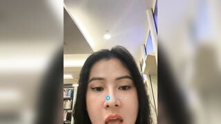 Đi thư viện cũng nứng