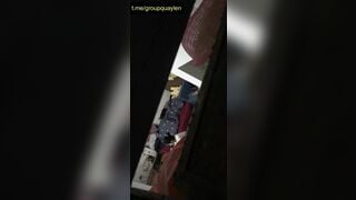 Quay lén chị gái thay đồ 2