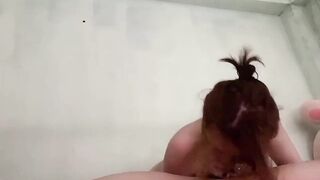 Dì xinh đẹp cháu cứ nằm đó để dì làm cho