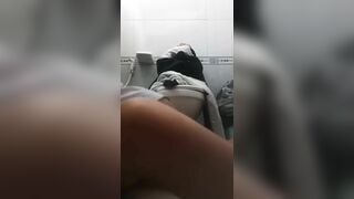 Địt lẹ lên mày ơi vào lớp rồi đấy