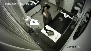 Hack Cam Ghi Lại Tại Một Tiệm Spa