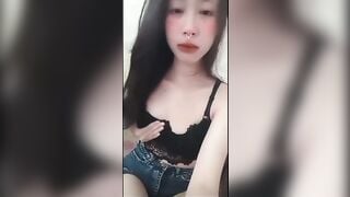 Thằng nyc khốn nạn chia tay tung video thủ dâm địt nhau của 2 đứa lên mạng