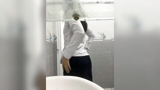 Em Gái Xinh Lột Đồ Thủ Dâm Nhìn Nứng Vãi Phần 5