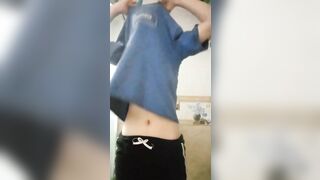 Em gái đi tắm khoe dáng ngon hàng ngon quá