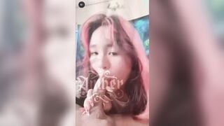 Gái xinh mới lớn làm đi bú cặc khách hàng dâm đãng