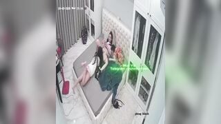 Hack Camera Con Gái Cạo Lông Lồn Cho Mẹ