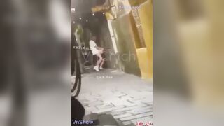 Cặp đôi đụ public trong hẻm vắng Quận 12 bị hình sự tuần đêm bắt gặp và cái kết