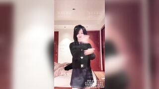 Nhìn em k mặc gì vẫn là nhất