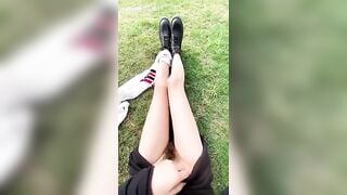 Khoe hàng cho bác nông dân ở ruộng