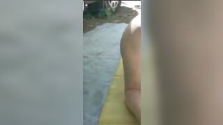 Vợ tôi thích khoe lồn nơi công cộng 3