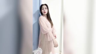 Em gái với cái lồn không lông