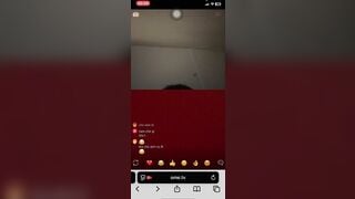 thanh niên show vú ny trên ome