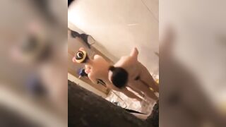 Quay lén mấy em gái phòng bên tắm hàng ngon vkl