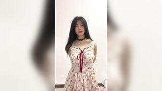 Bé mĩ hoa khoe hàng 1