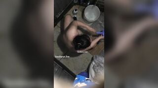 Quay trộm mẹ vợ tắm thèm quá