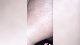 Nước em ra nhiều quá mà anh vét máng nuốt mãi không hết
