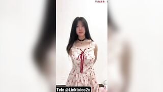 Gái xinh show hàng p2