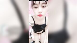 Bé Loli nhảy khiêu dâm kiếm quà trên live