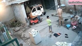 gia đình vui bất thình lình