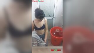 Quay lén gái tắm