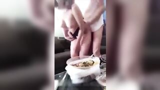 Con dâu dâm đãng ăn mì cũng bị bố chồng lôi dậy móc lồn sờ vú địt vào lồn dâm