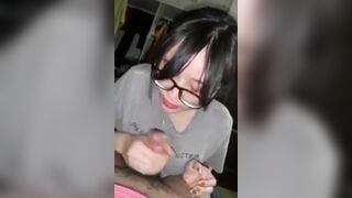 Được cô bạn thân vú bự bú mút con cu