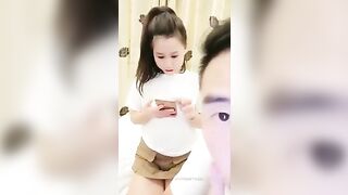 Vãi, Con bạn Cho Sờ Thử Vú Ngay Trên Live Quần Áo và cái kết