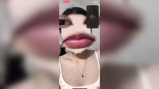 Em gái call với bạn trai