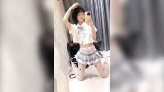 Em loli mình dây đeo kính cận nứng lồn thèm con cặc của các a