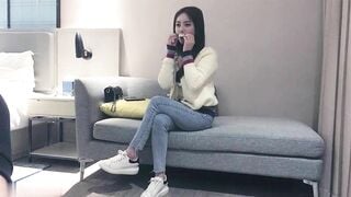 Em gái ngây thơ bị lão bản lừa địt quay video mà không biết lại còn bú cu rất nhiệt