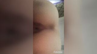Quá nhà thăm thằng bạn thấy vợ nó đang thủ dâm P2