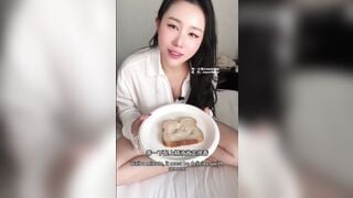 Gái xinh thích bú cu lấy tinh trùng chấm bánh mì dâm đãng