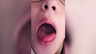 Địt Em Sale Đồ Cổ Siêu Ngon Sướng Không Kịp Che Mặt