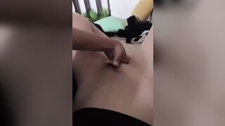 Mời bạn thân qua nhà chơi và cái kết ngay trên sofa...