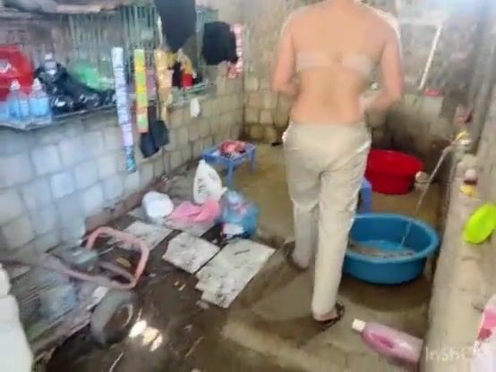 Lồn ngon lắm, tắm xong bú luôn