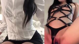 Gái Văn Phòng Lương Thấp Show Hàng Làm Thêm Ngoài Giờ