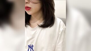 em Sv năm nhất lồn múp dâm đãng thủ dâm cùng sextoy cực nứng