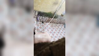 Quay lén mẹ vợ vú to tắm 333