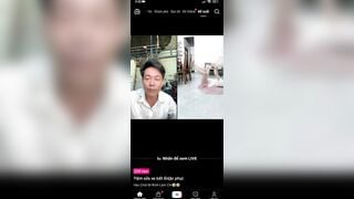 Trả kèo  pk thà  chai nước vào mu