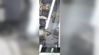 SIÊU THỊ MÁT LẠNH TRANH THỦ SHOW CHIM