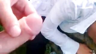 Gái say giật mình khi bị người lạ xuất lên người nhưng vẫn ngơ ngác chưa tỉnh
