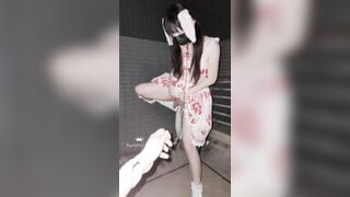 Ladyboy slave đi đái