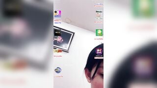 Huỳnh Bảo Trân show lồn