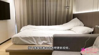 Em gái Trung Quốc vú bự bị quay lén trong khách sạn