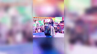 Đi Bò rung, E gái Xinh đẹp bị Hất Tụt Quần lót Lộ lồn Trên Live