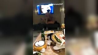 Mấy em nhân viên quấn hát vú to lồn ngon dâm đãng