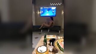 Mấy em nhân viên quấn hát vú to lồn ngon dâm đãng