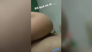 Sinh Viên Phục Vụ Hàng Ngon