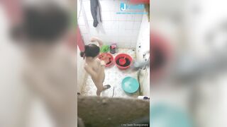 Quay lén em hàng xóm vú to lồn ngon tắm nhìn là muốn địt