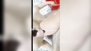 Đợi chị dâu tắm, cạo tỉa lông lồn xong chị cho địt